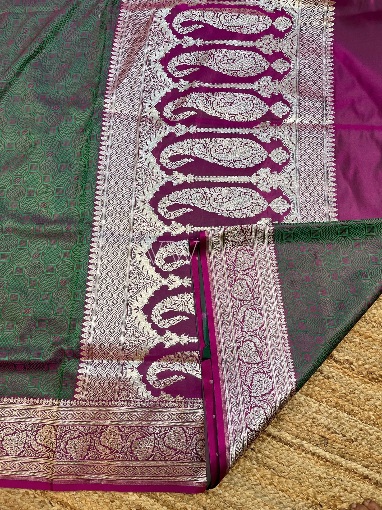 Dual Shade Tanchui Mashru Silk Banarasi Saree