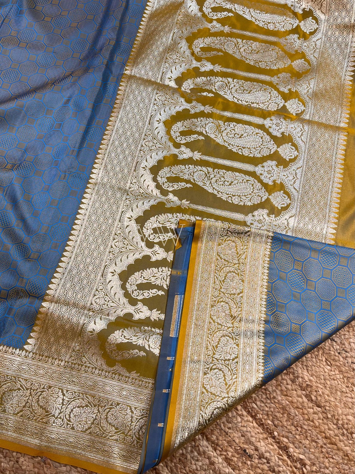 Dual Shade Tanchui Mashru Silk Banarasi Saree