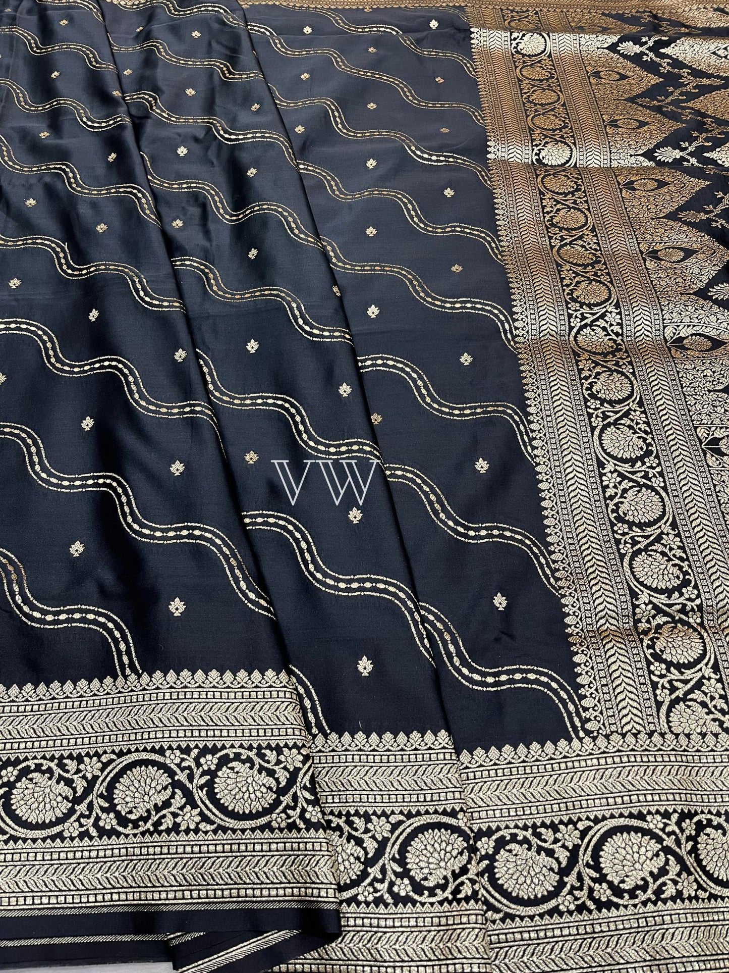 Black Mashru Satin Silk Banarasi Saree - Jaal work