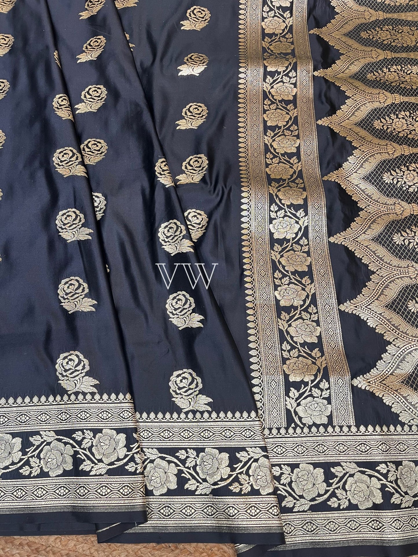 Black Mashru Satin Silk Banarasi Saree - Motifs