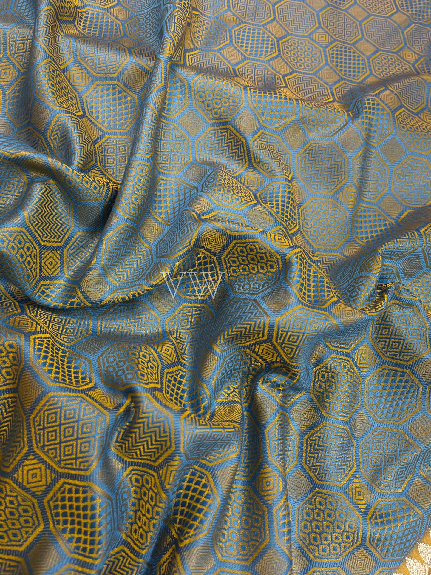 Dual Shade Tanchui Mashru Silk Banarasi Saree