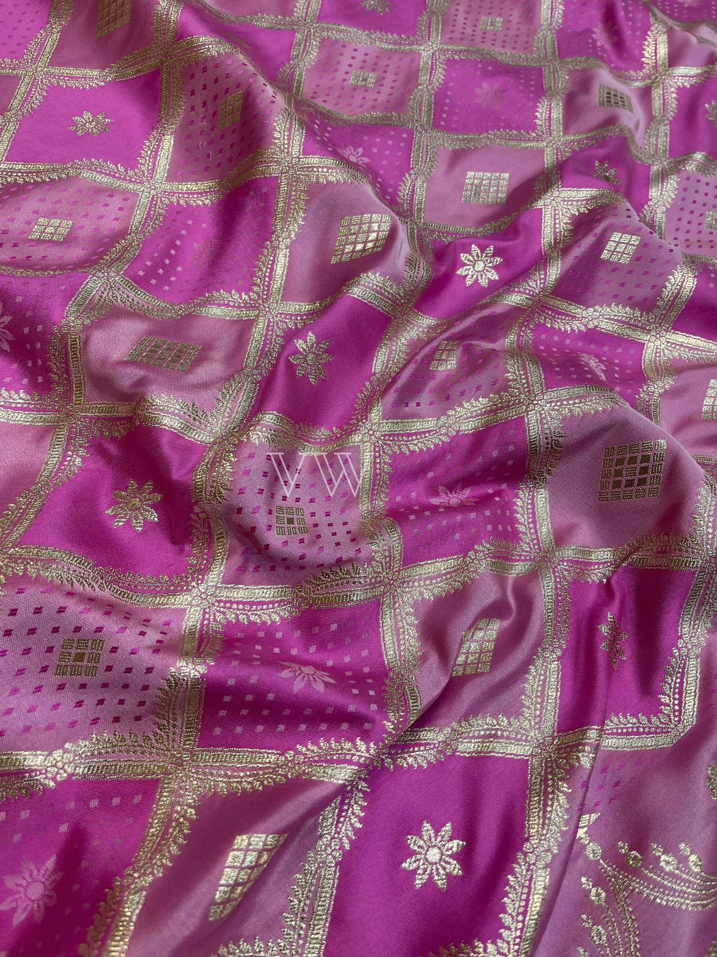 Dual shade Mashru Satin Silk Banarasi Saree - Jaal work