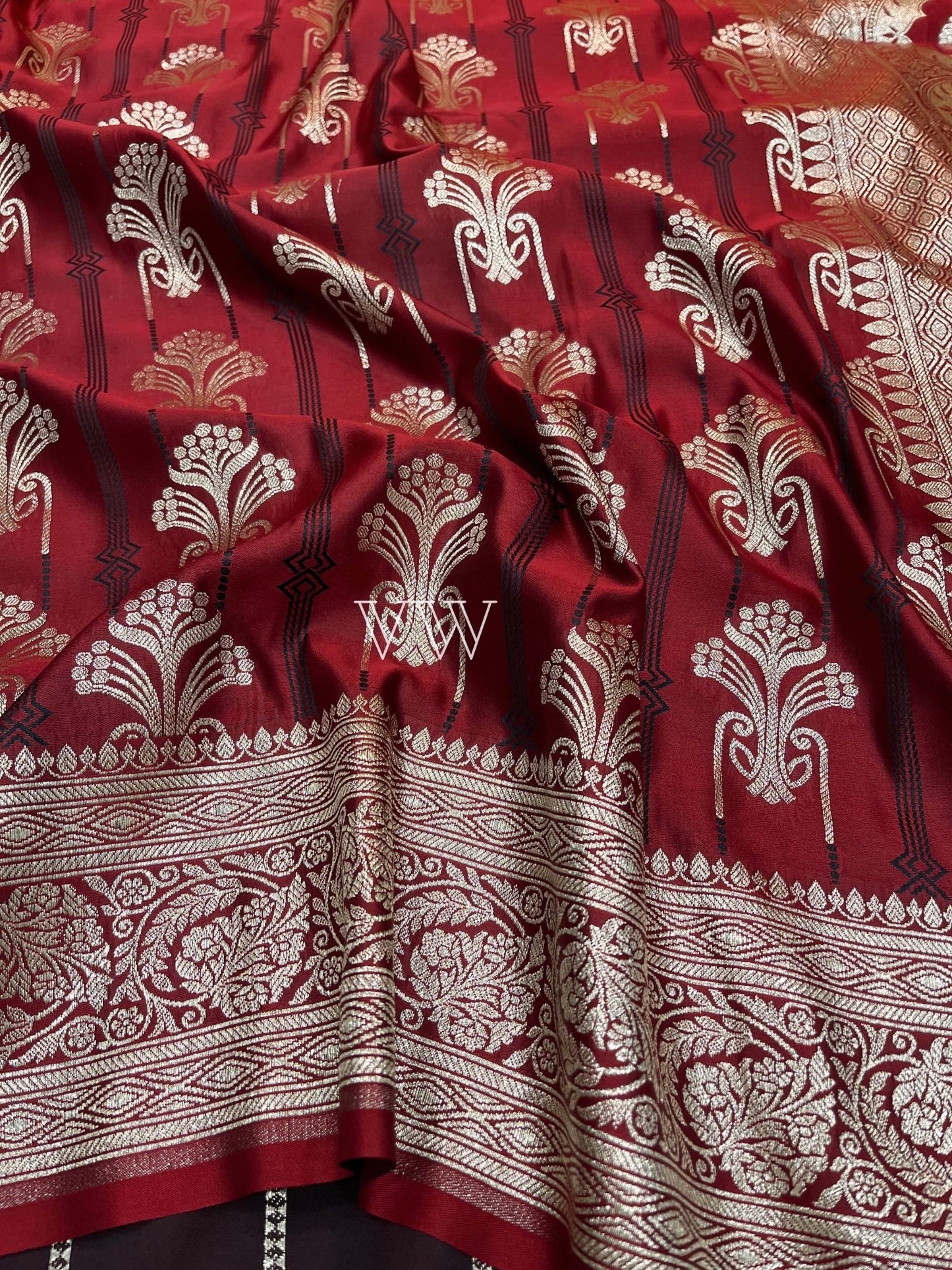 Reddish Maroon Tanchui Mashru Silk Banarasi Saree