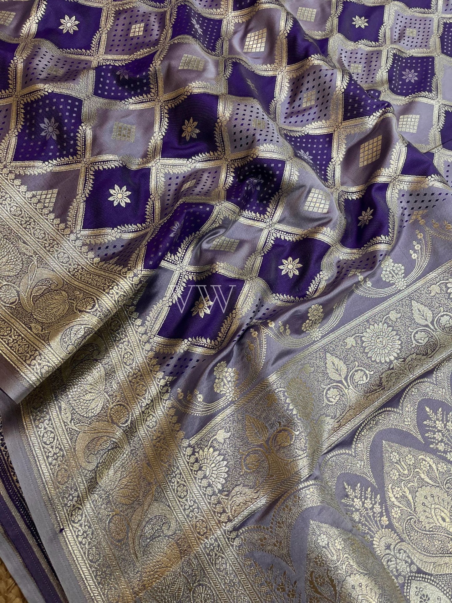 Dual shade Mashru Satin Silk Banarasi Saree - Jaal work