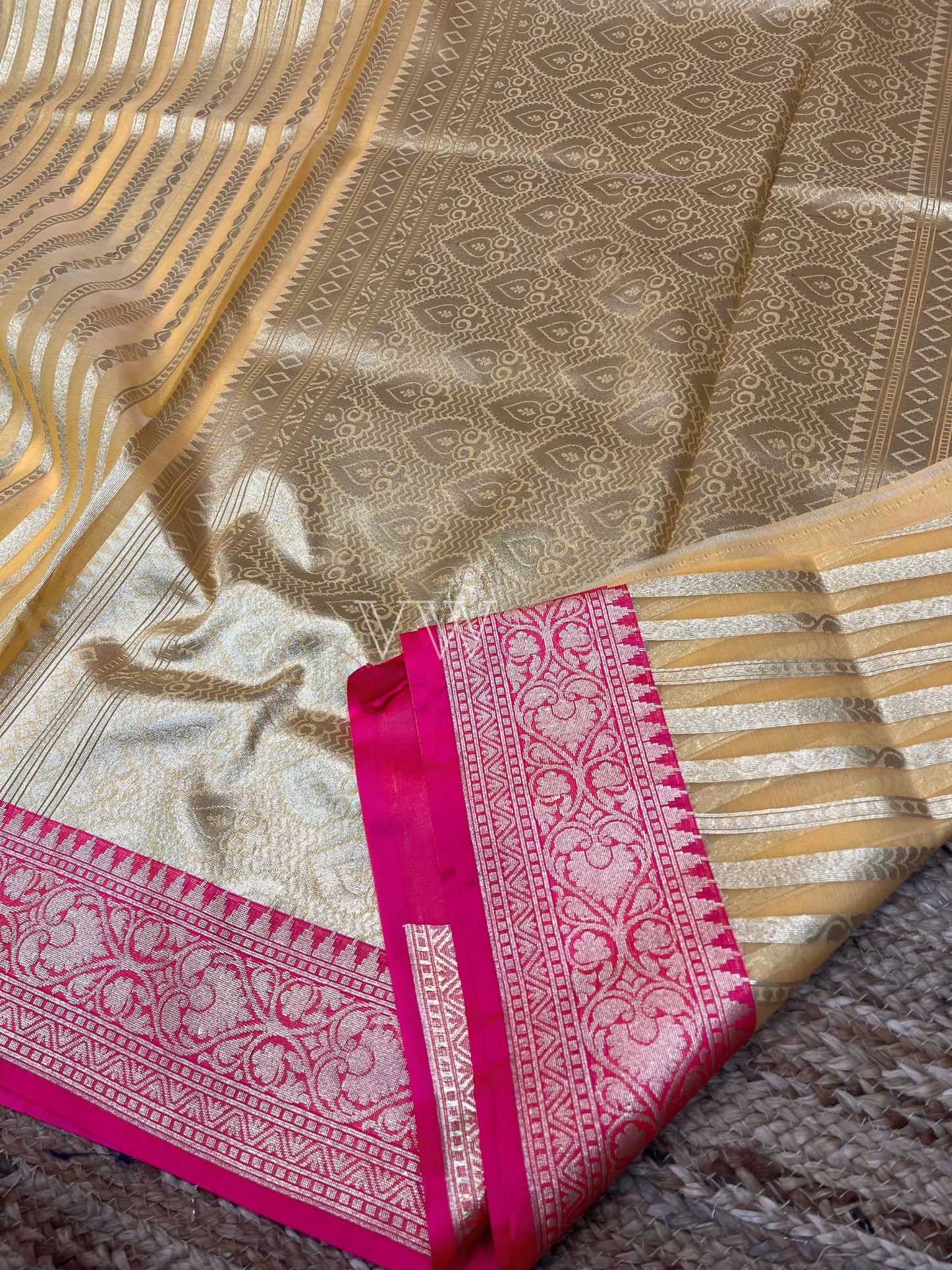 Dual Shade Kora Organza Silk Banarasi Saree - Stripes