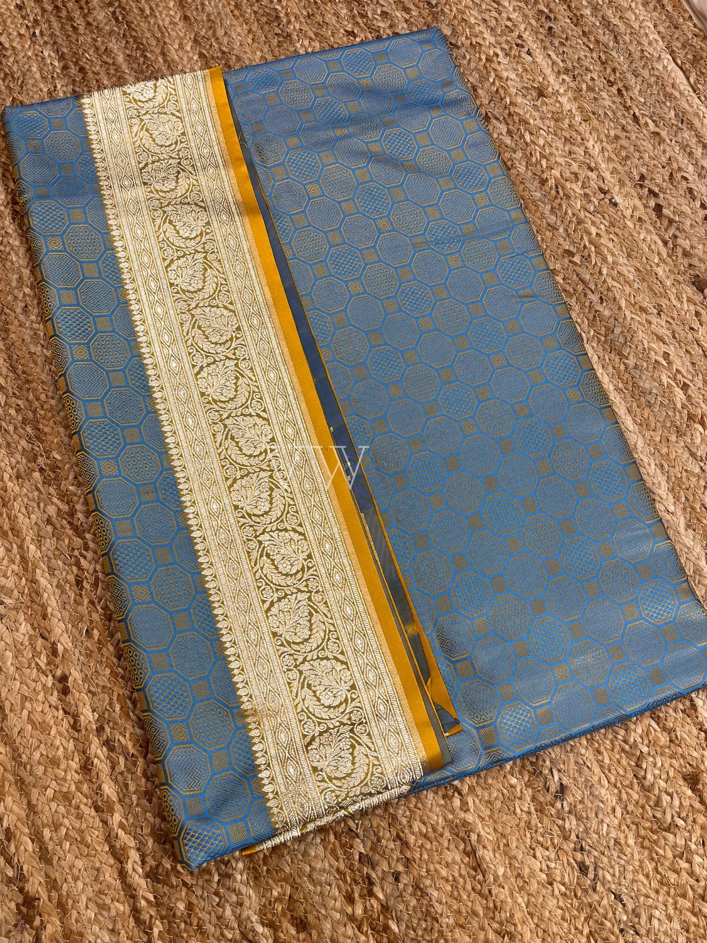 Dual Shade Tanchui Mashru Silk Banarasi Saree