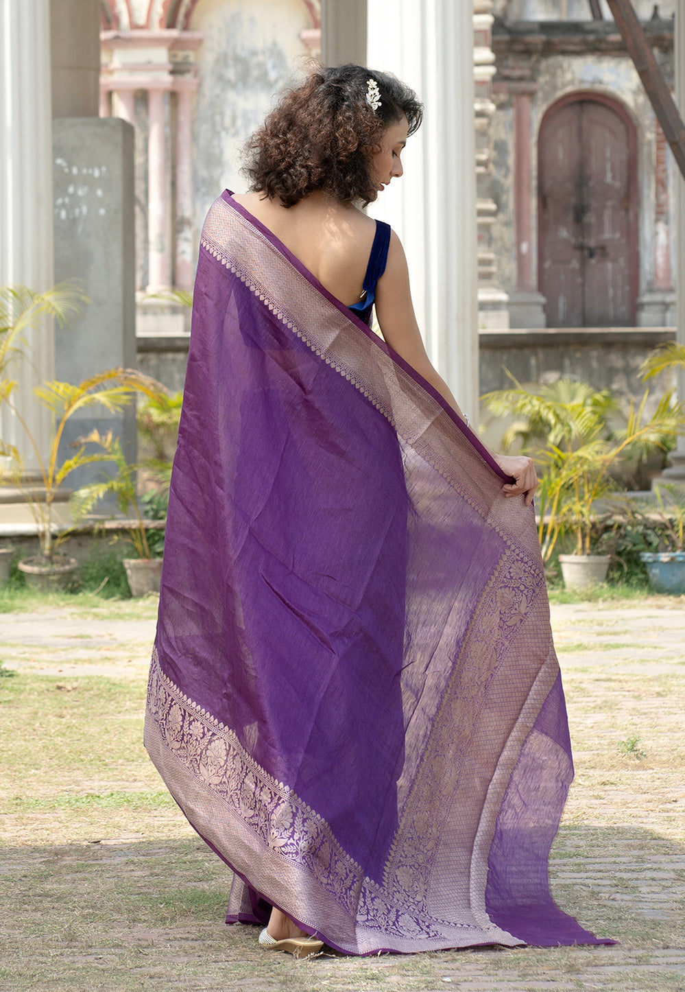 Pure Linen Banarasi Saree - zari skirt border