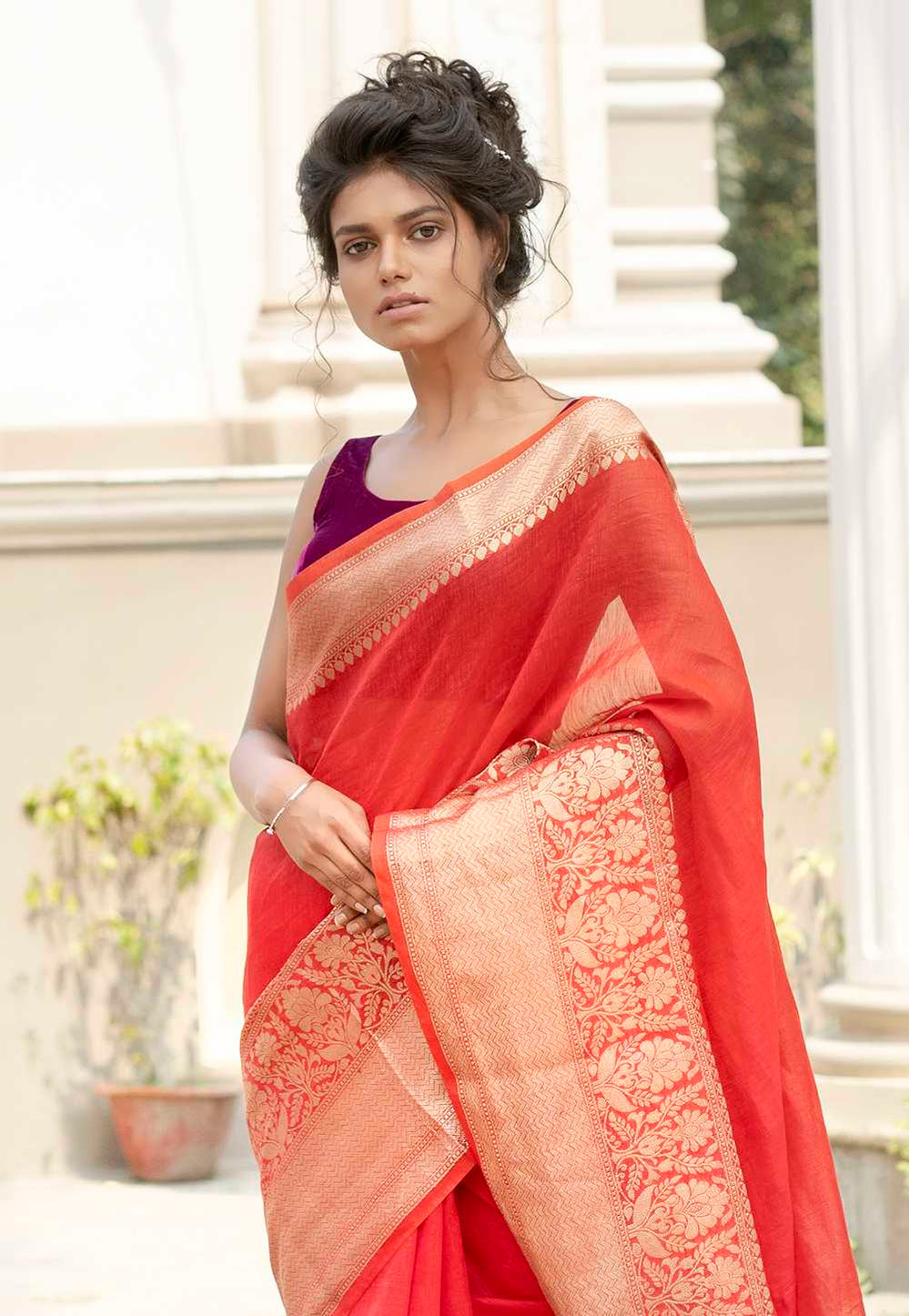 Pure Linen Banarasi Saree - zari skirt border