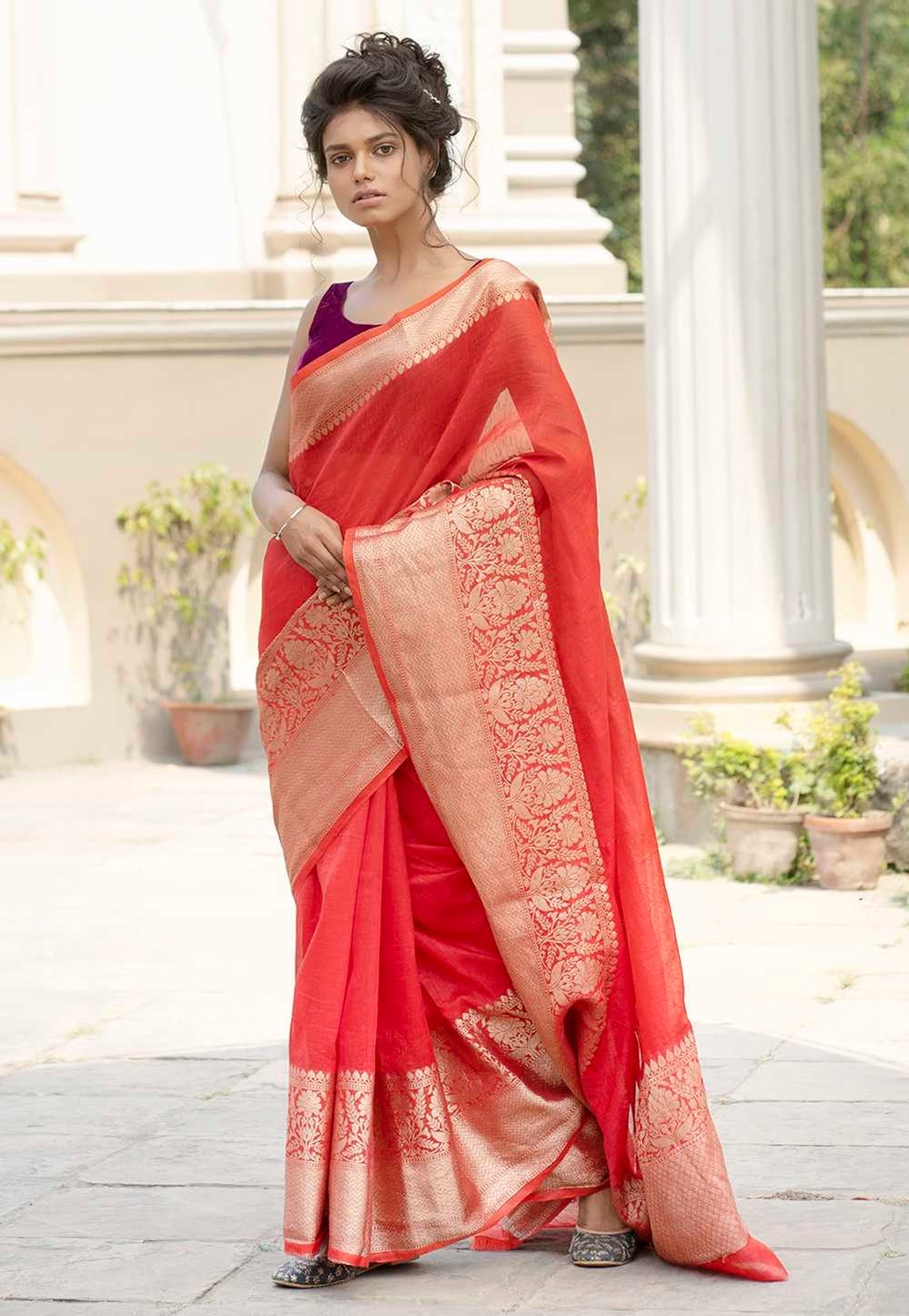 Pure Linen Banarasi Saree - zari skirt border