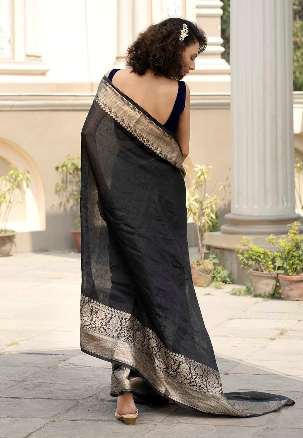 Pure Linen Banarasi Saree - zari skirt border