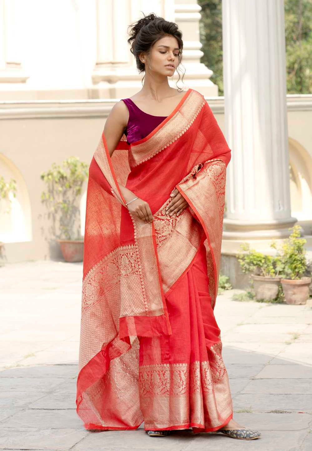 Pure Linen Banarasi Saree - zari skirt border